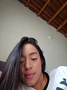 AriadnaTaylor online show from November 2025 06:34:02 PM