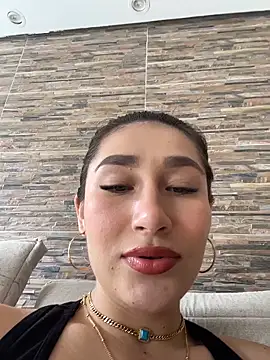 Isa Villamarin online show from October 2025 02:51:01 PM