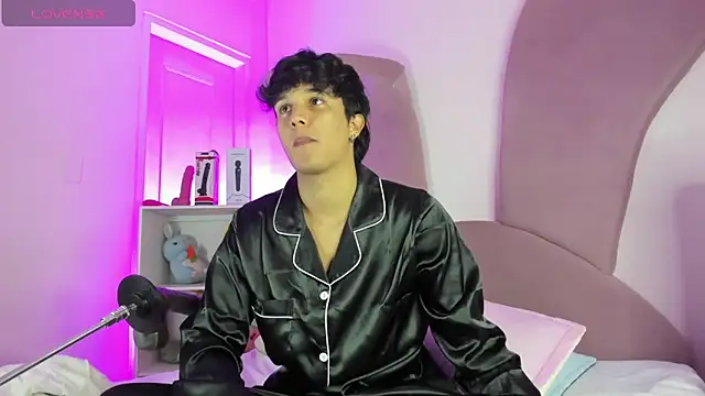 Snapshot of Leo_Savage_ chatting on November 2025 03:51:02 AM Leo Savage online show from November 2025 03:51:02 AM