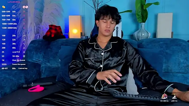 Snapshot of Leo_Savage_ chatting on December 2025 03:44:02 AM Leo Savage online show from December 2025 03:44:02 AM