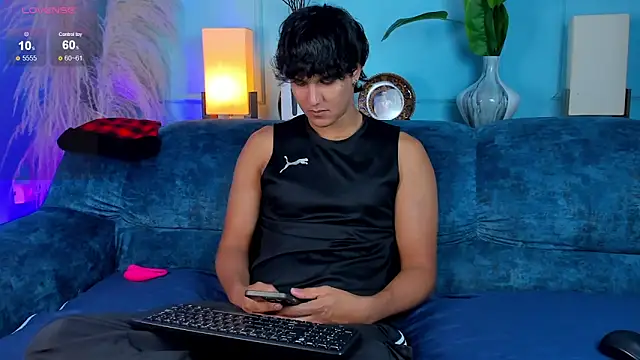 Snapshot of Leo_Savage_ chatting on December 2025 03:46:02 AM Leo Savage online show from December 2025 03:46:02 AM