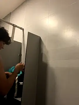 Snapshot of Leo_Savage_ chatting on December 2025 11:24:02 PM Leo Savage online show from December 2025 11:24:02 PM