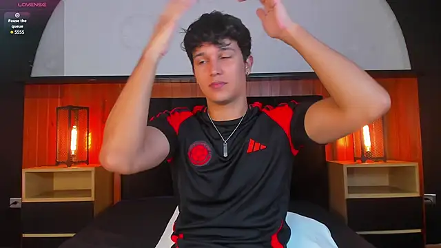 Leo Savage  online show from May 2026 04:09:01 AM