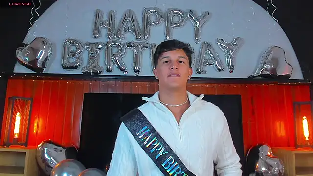 Leo Savage  online show from July 2026 04:38:01 AM