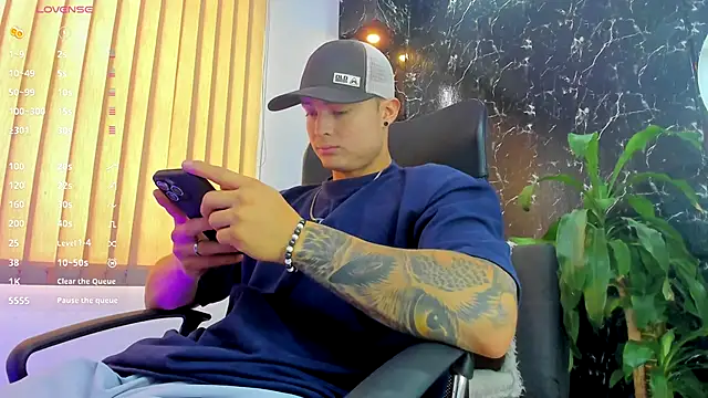 Snapshot of Alexander_ferre chatting on September 2025 01:26:02 PM Alexander ferre online show from September 2025 01:26:02 PM