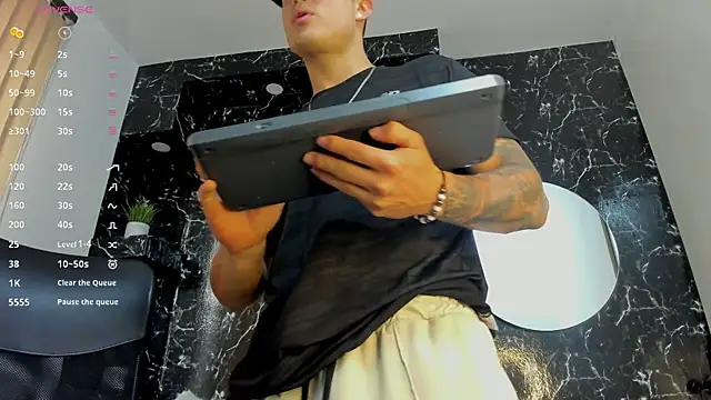 Snapshot of Alexander_ferre chatting on October 2025 01:21:01 PM Alexander ferre online show from October 2025 01:21:01 PM