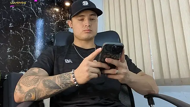 Snapshot of Alexander_ferre chatting on February 2026 01:27:02 PM Alexander ferre online show from February 2026 01:27:02 PM