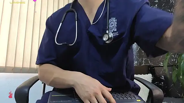 Snapshot of Alexander_ferre chatting on February 2026 01:29:02 PM Alexander ferre online show from February 2026 01:29:02 PM