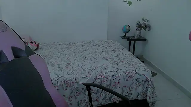 Juicy elenxx online show from October 2025 06:06:01 PM