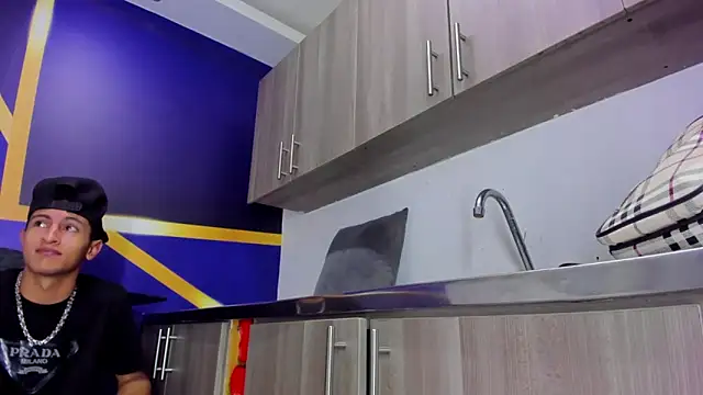 gustavo saaled19  online show from September 2025 08:30:01 PM