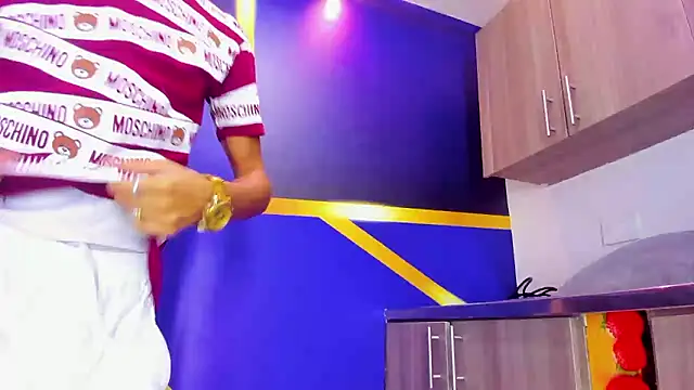 gustavo saaled19  online show from September 2025 07:30:01 PM