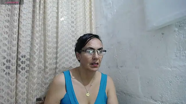 Snapshot of gabbyparker_ chatting on September 2025 09:42:02 AM gabbyparker online show from September 2025 09:42:02 AM