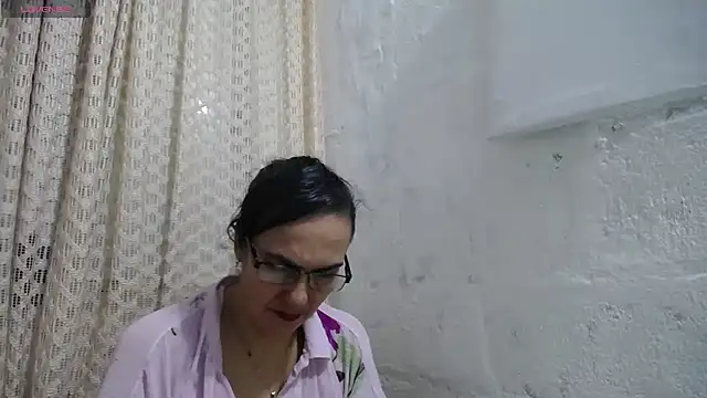 Snapshot of gabbyparker_ chatting on September 2025 09:33:02 AM gabbyparker online show from September 2025 09:33:02 AM