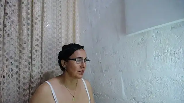 Snapshot of gabbyparker_ chatting on October 2025 09:50:02 PM gabbyparker online show from October 2025 09:50:02 PM