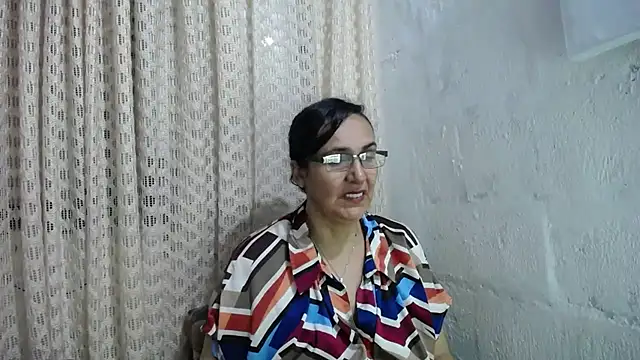 Snapshot of gabbyparker_ chatting on November 2025 11:10:02 PM gabbyparker online show from November 2025 11:10:02 PM