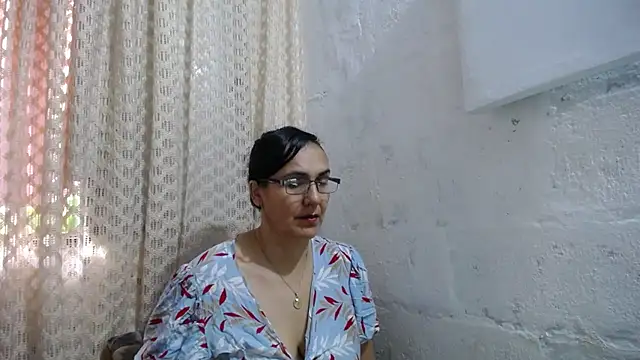 Snapshot of gabbyparker_ chatting on November 2025 11:36:02 AM gabbyparker online show from November 2025 11:36:02 AM