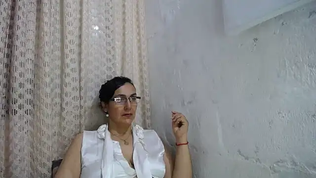 Snapshot of gabbyparker_ chatting on December 2025 10:38:02 PM gabbyparker online show from December 2025 10:38:02 PM