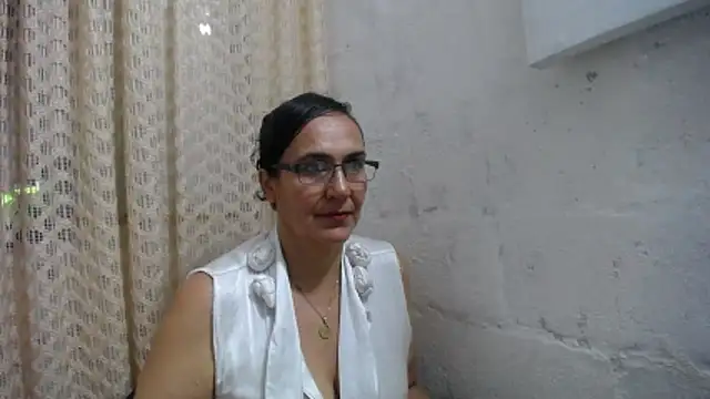 Snapshot of gabbyparker_ chatting on December 2025 09:54:01 PM gabbyparker online show from December 2025 09:54:01 PM