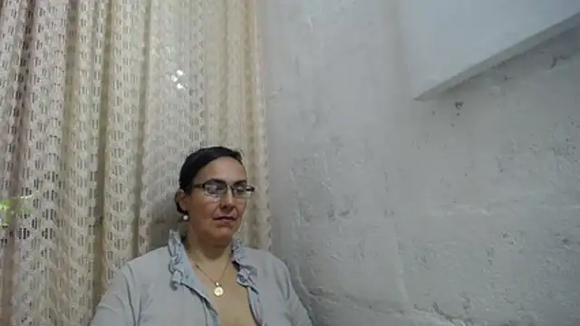 Snapshot of gabbyparker_ chatting on December 2025 10:27:01 PM gabbyparker online show from December 2025 10:27:01 PM