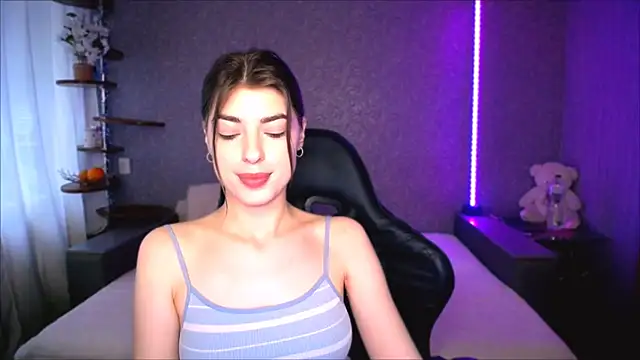Dianaa Lee0 online show from May 2026 02:45:01 PM