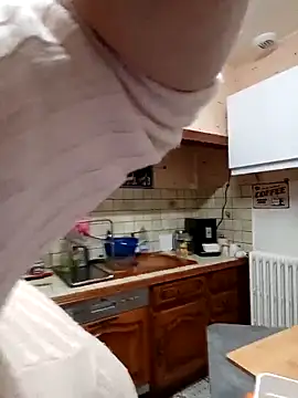 Snapshot of Sophierob1 chatting on October 2025 06:13:02 AM Sophierob1 online show from October 2025 06:13:02 AM