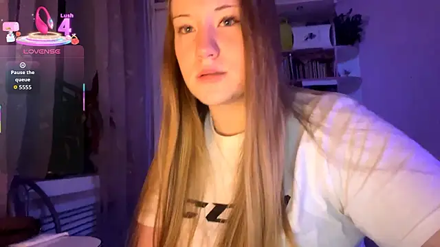 PandaFluff online show from September 2025 09:59:02 PM