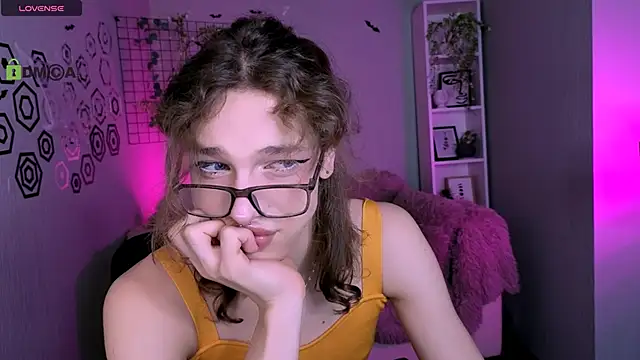 Snapshot of kevi_sunn chatting on November 2025 09:06:01 PM kevi sunn online show from November 2025 09:06:01 PM