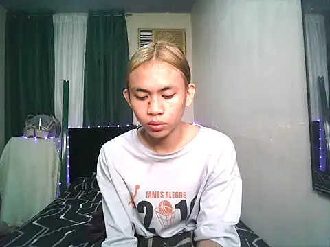 Snapshot of Sweet-shopia chatting on October 2025 01:40:02 PM Sweet-shopia online show from October 2025 01:40:02 PM