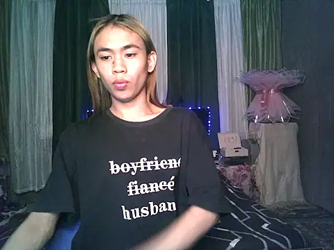 Snapshot of Sweet-shopia chatting on February 2026 06:00:02 AM Sweet-shopia online show from February 2026 06:00:02 AM