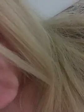 Snapshot of loirinhaszsp chatting on November 2025 03:18:02 AM loirinhaszsp online show from November 2025 03:18:02 AM