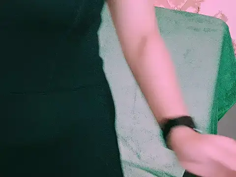 Snapshot of My_Rose chatting on October 2025 06:20:01 PM My Rose online show from October 2025 06:20:01 PM