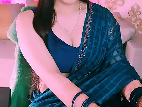 Snapshot of My_Rose chatting on October 2025 01:23:02 PM My Rose online show from October 2025 01:23:02 PM