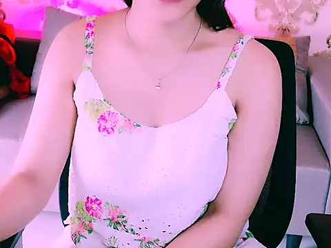 Snapshot of My_Rose chatting on October 2025 03:43:02 AM My Rose online show from October 2025 03:43:02 AM