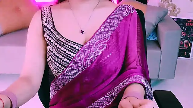 Snapshot of My_Rose chatting on February 2026 03:19:01 PM My Rose online show from February 2026 03:19:01 PM