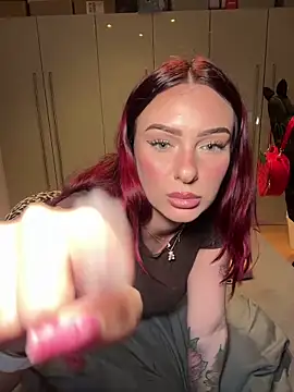OliviaaFischer online show from April 2026 06:25:01 PM