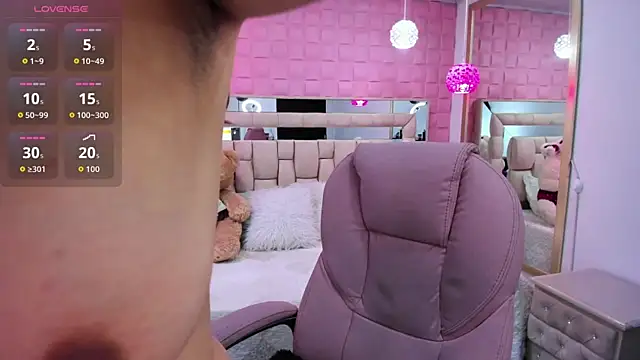 Snapshot of _laaura_ chatting on January 2026 01:48:02 PM laaura online show from January 2026 01:48:02 PM