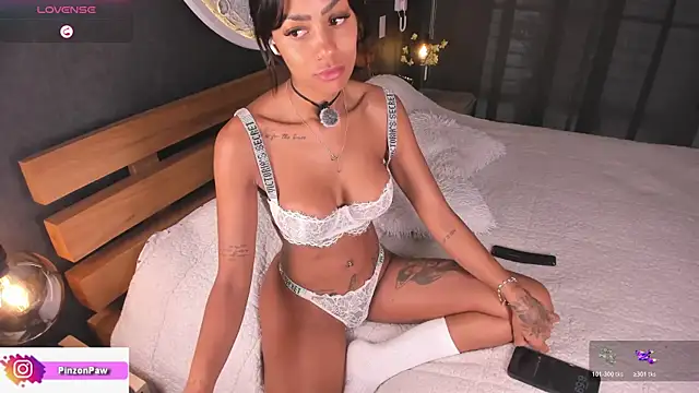 Sarajames online show from April 2026 12:00:02 PM