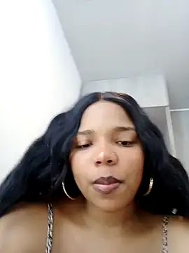 Snapshot of Chanell_mina chatting on October 2025 03:43:02 AM Chanell mina online show from October 2025 03:43:02 AM