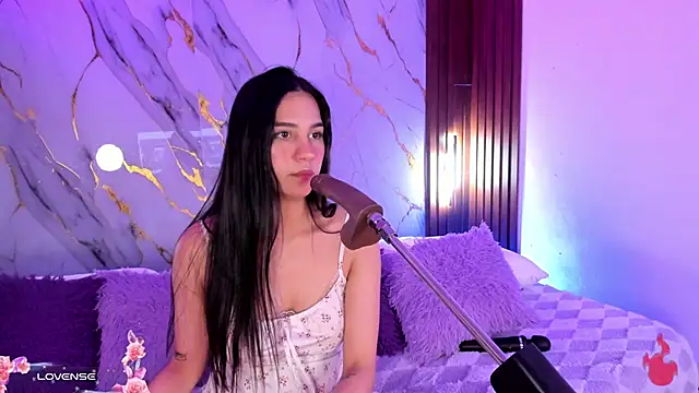 Snapshot of Emmiicute chatting on April 2026 07:58:01 PM Emmiicute online show from April 2026 07:58:01 PM