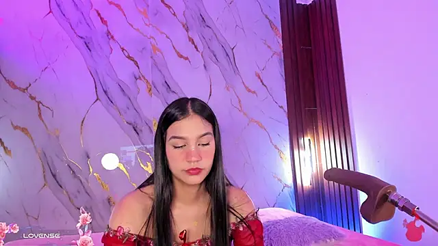 Snapshot of Emmiicute chatting on May 2026 08:35:02 PM Emmiicute online show from May 2026 08:35:02 PM