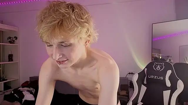 Snapshot of Your_avatar chatting on September 2025 07:08:02 PM Your avatar online show from September 2025 07:08:02 PM