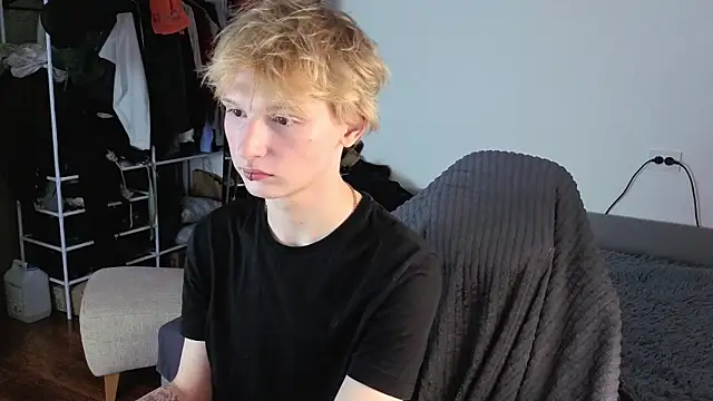 Snapshot of Your_avatar chatting on October 2025 11:15:02 PM Your avatar online show from October 2025 11:15:02 PM