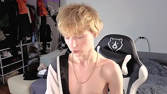 Snapshot of Your_avatar chatting on October 2025 11:57:01 PM Your avatar online show from October 2025 11:57:01 PM