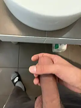 Snapshot of SergioGarcia93 chatting on April 2026 10:09:02 PM SergioGarcia93 online show from April 2026 10:09:02 PM