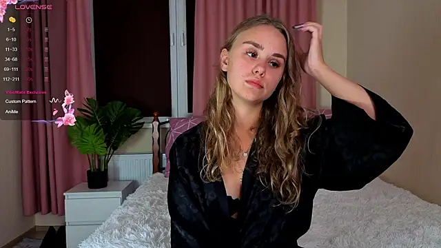 Snapshot of Hazel_Reed chatting on September 2025 03:17:01 PM Hazel Reed online show from September 2025 03:17:01 PM