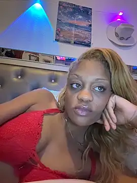 Snapshot of Angelbunnyy chatting on February 2026 01:05:02 PM Angelbunnyy online show from February 2026 01:05:02 PM