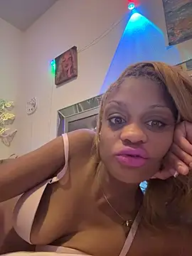 Snapshot of Angelbunnyy chatting on February 2026 12:41:01 PM Angelbunnyy online show from February 2026 12:41:01 PM