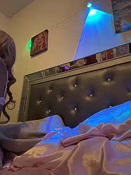 Snapshot of Angelbunnyy chatting on February 2026 01:33:02 PM Angelbunnyy online show from February 2026 01:33:02 PM