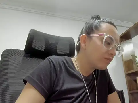 dalila macherano1 online show from October 2025 07:32:01 PM