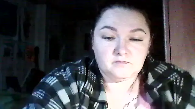 Snapshot of AngelQSky chatting on November 2025 11:36:02 AM AngelQSky online show from November 2025 11:36:02 AM